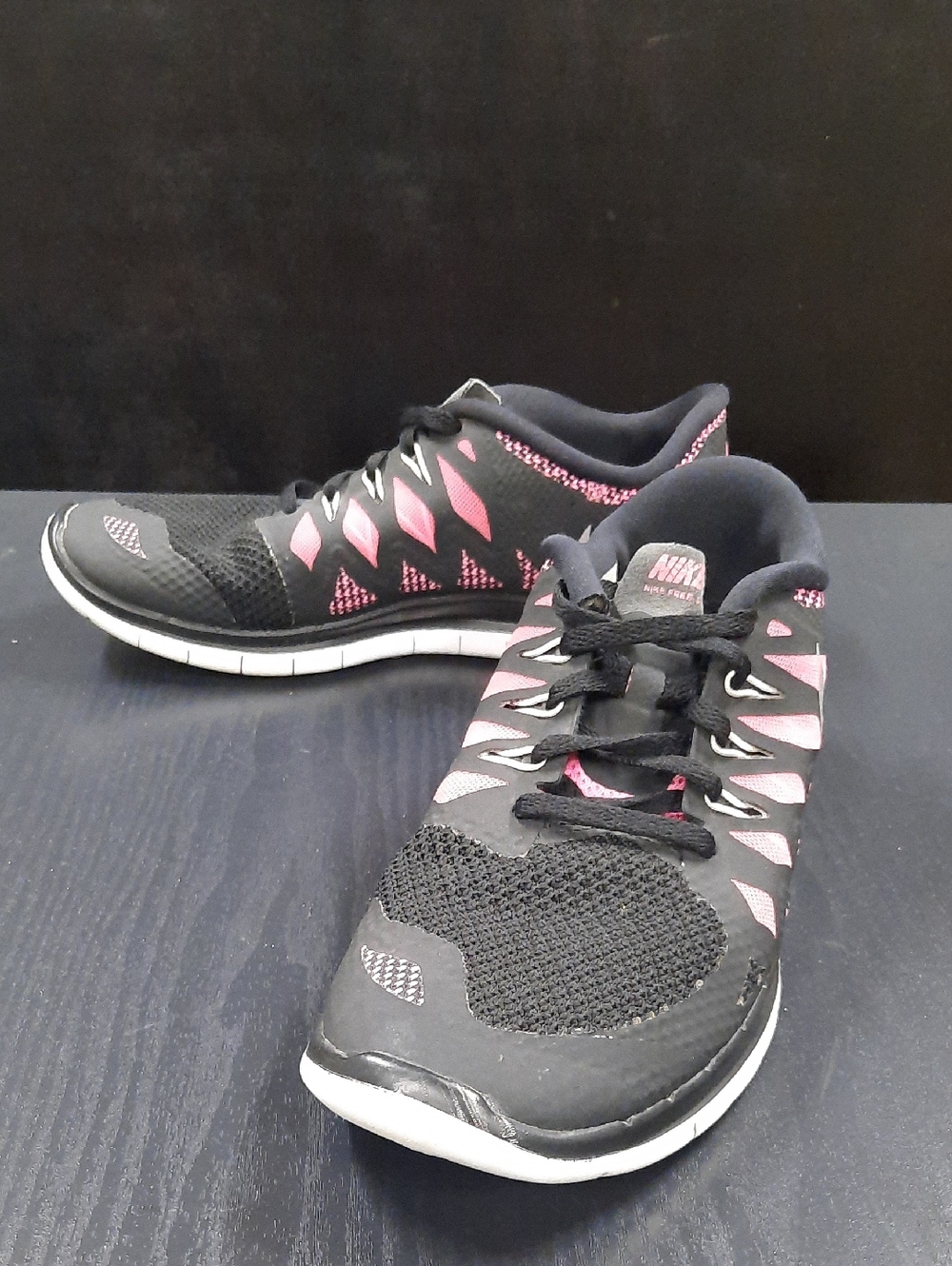 Nike Free Run 5.0 Running Shoes Girls Size 7Y Black Pink Athletic Sneakers